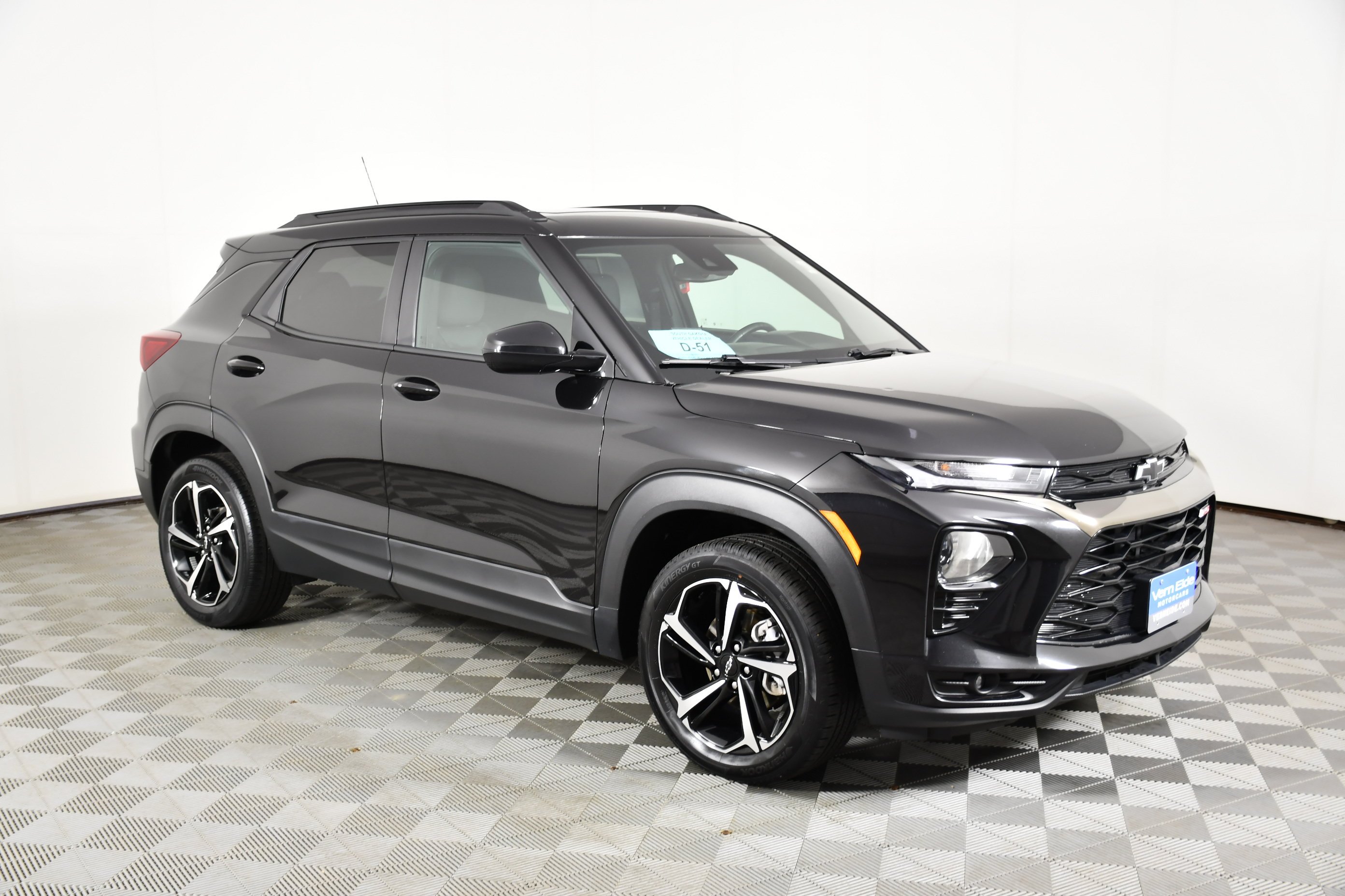 Used 2023 Mosaic Black Metallic Chevrolet RS image 4