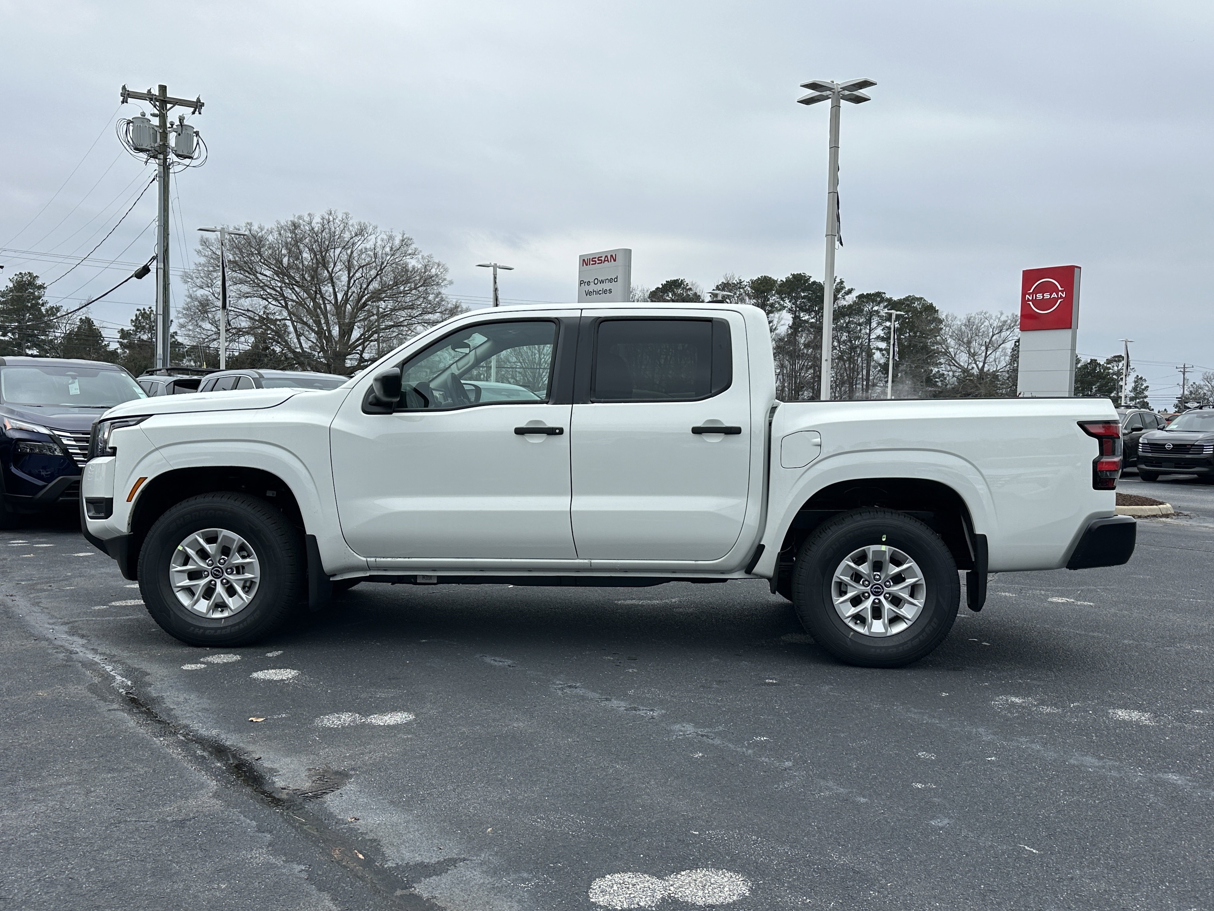 New 2026 Glacier White Nissan S image 5
