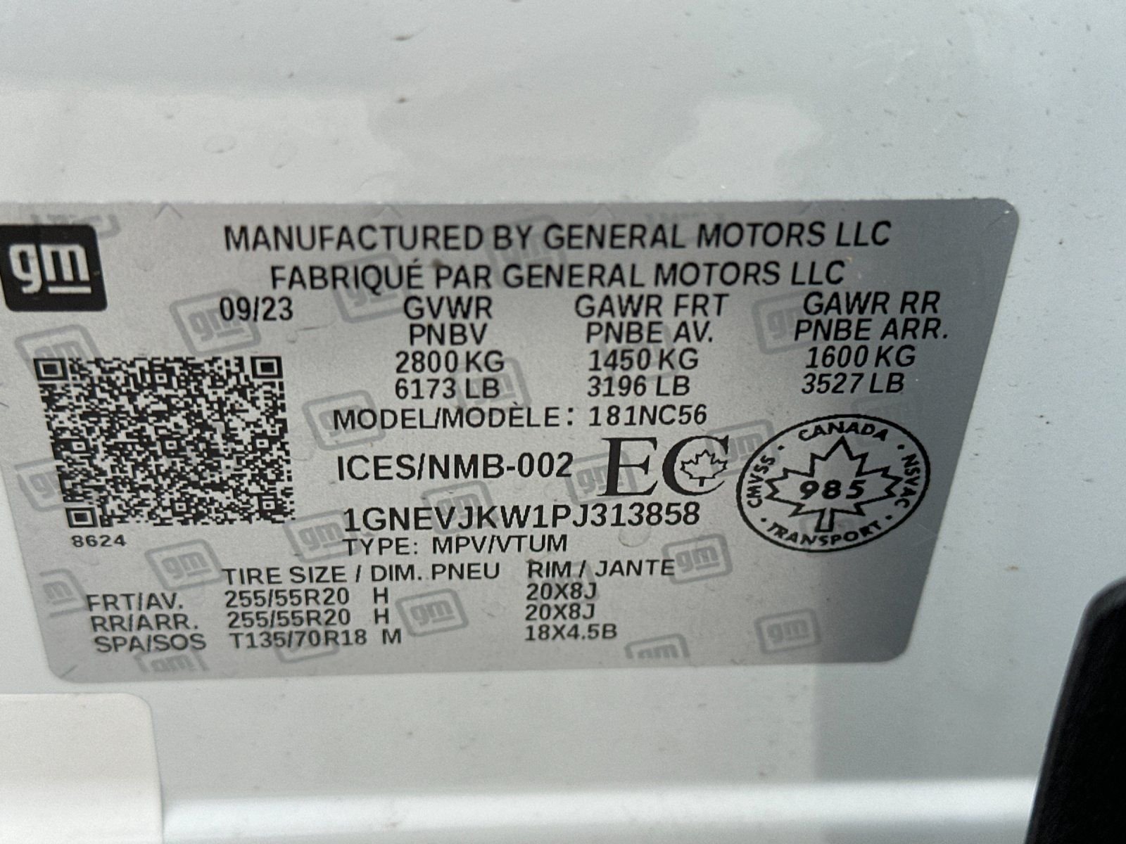 Used 2023 Summit White Chevrolet RS image 27