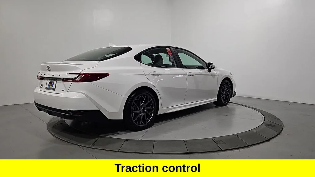 Used 2025  Toyota SE image 5