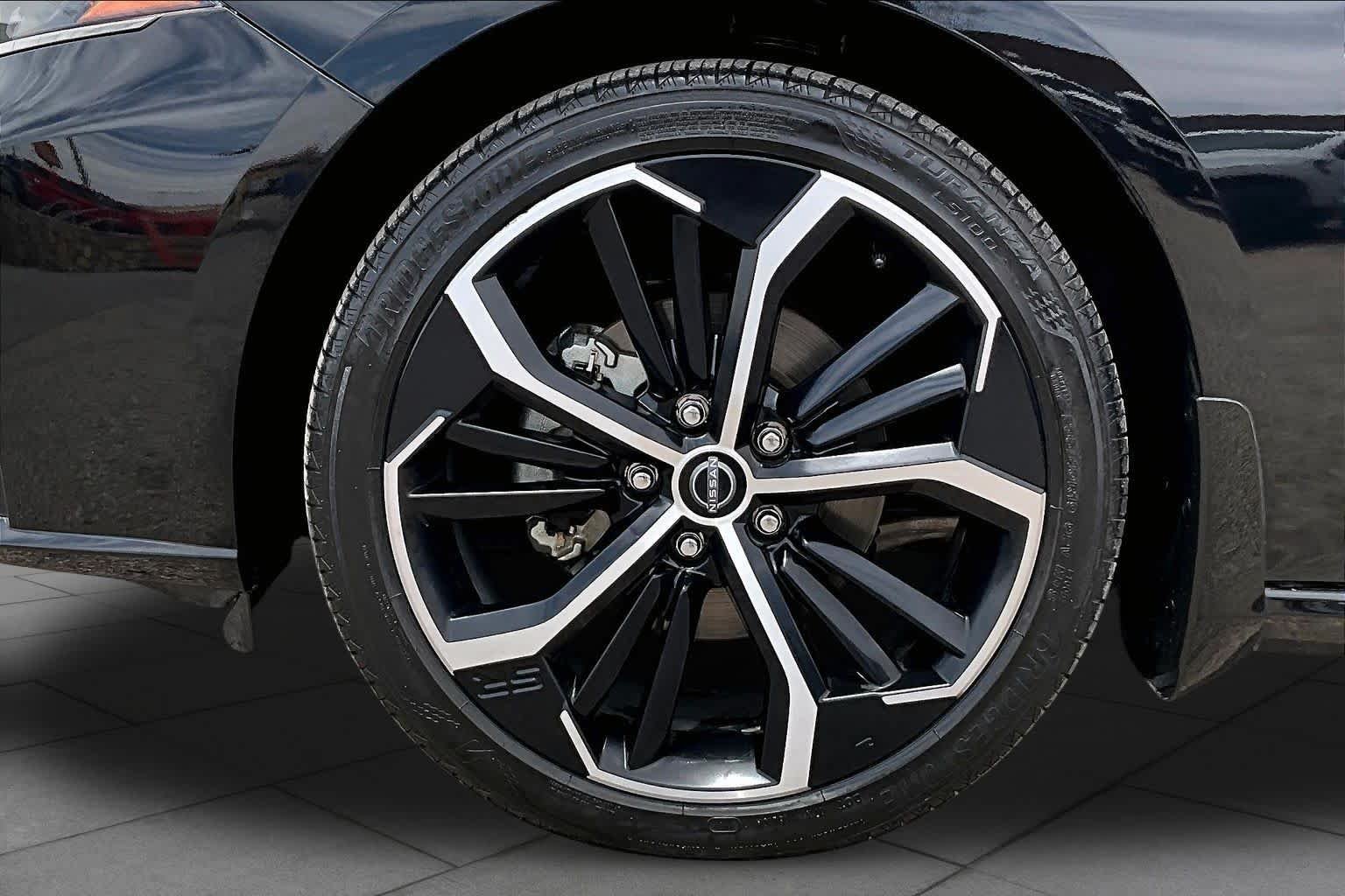 Used 2023 Black Nissan 2.5 SR image 11