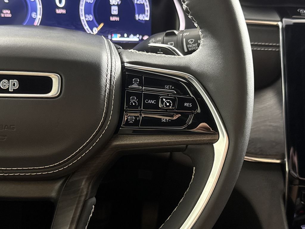 2024 Jeep Grand Cherokee Overland - Photo 16