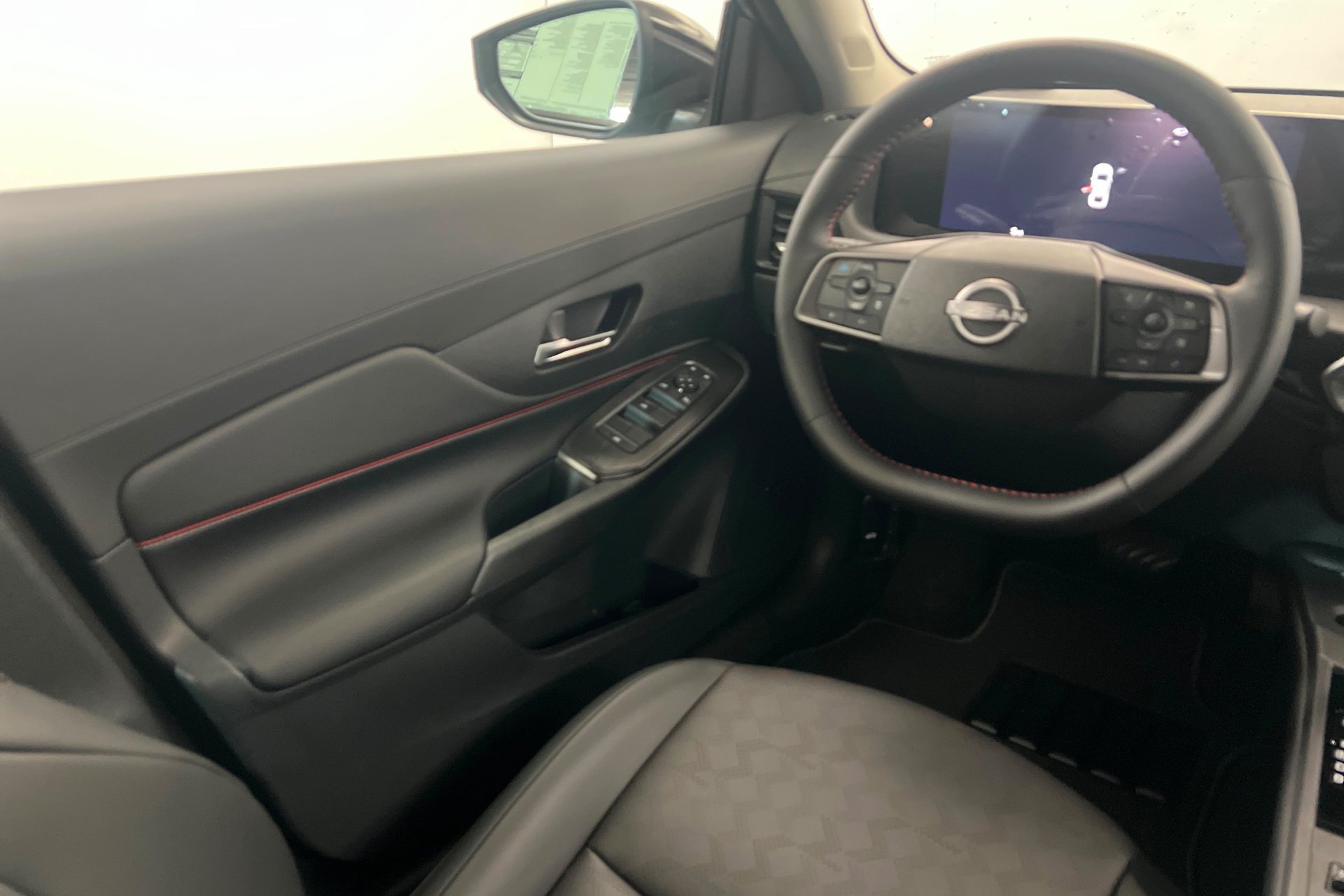 New 2026 Atlantic Gray Metallic / Super Black Two-tone Nissan SR image 12