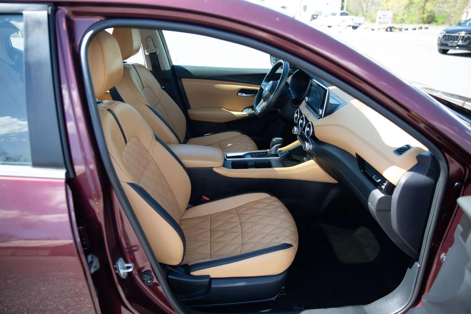 Used 2022 Rosewood Metallic Nissan SV image 22