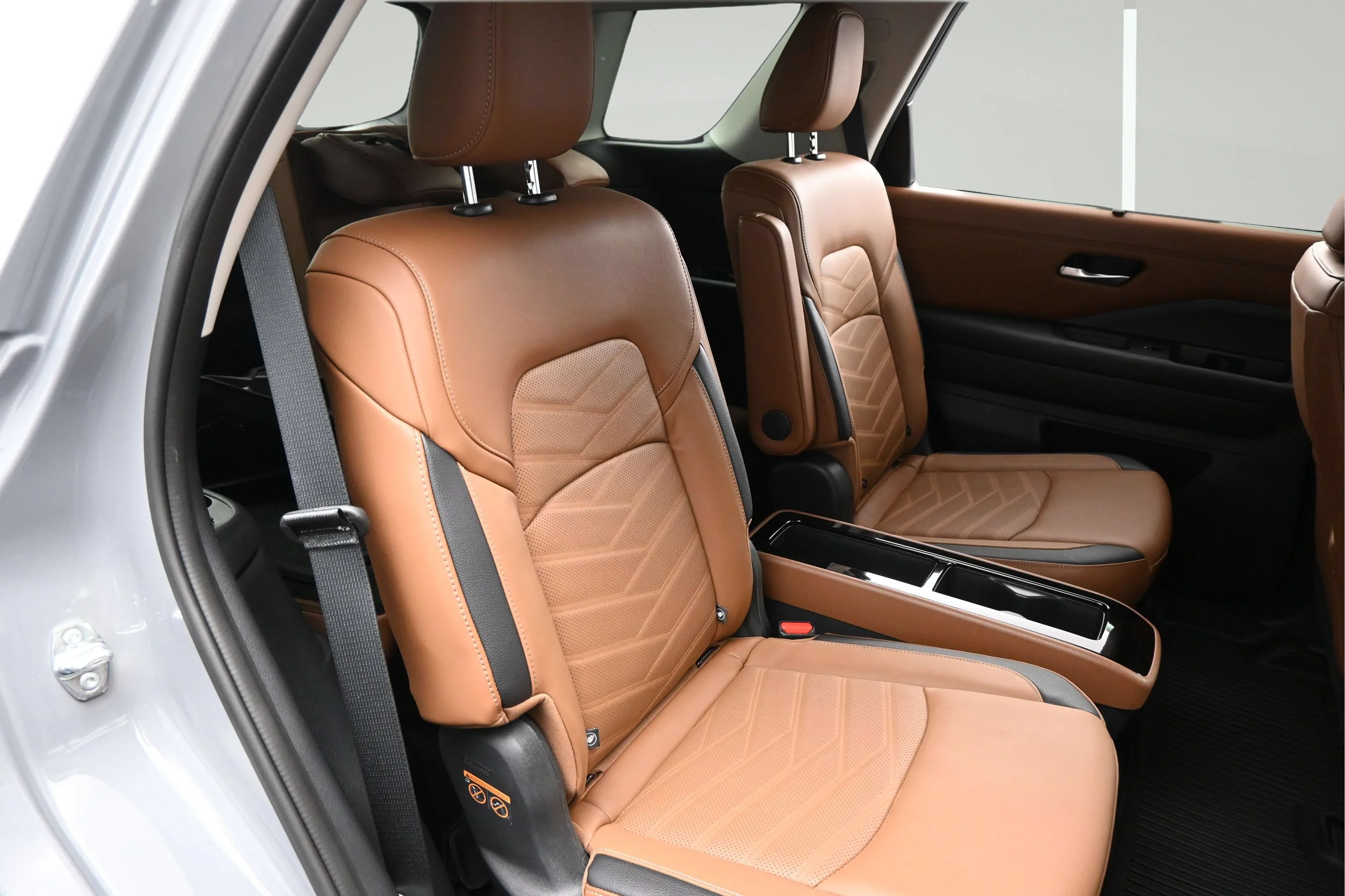 Certified Used 2024 Boulder Gray Pearl Nissan Platinum image 13
