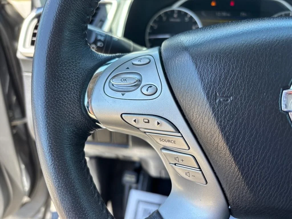 Used 2016 Gray Nissan SL image 16