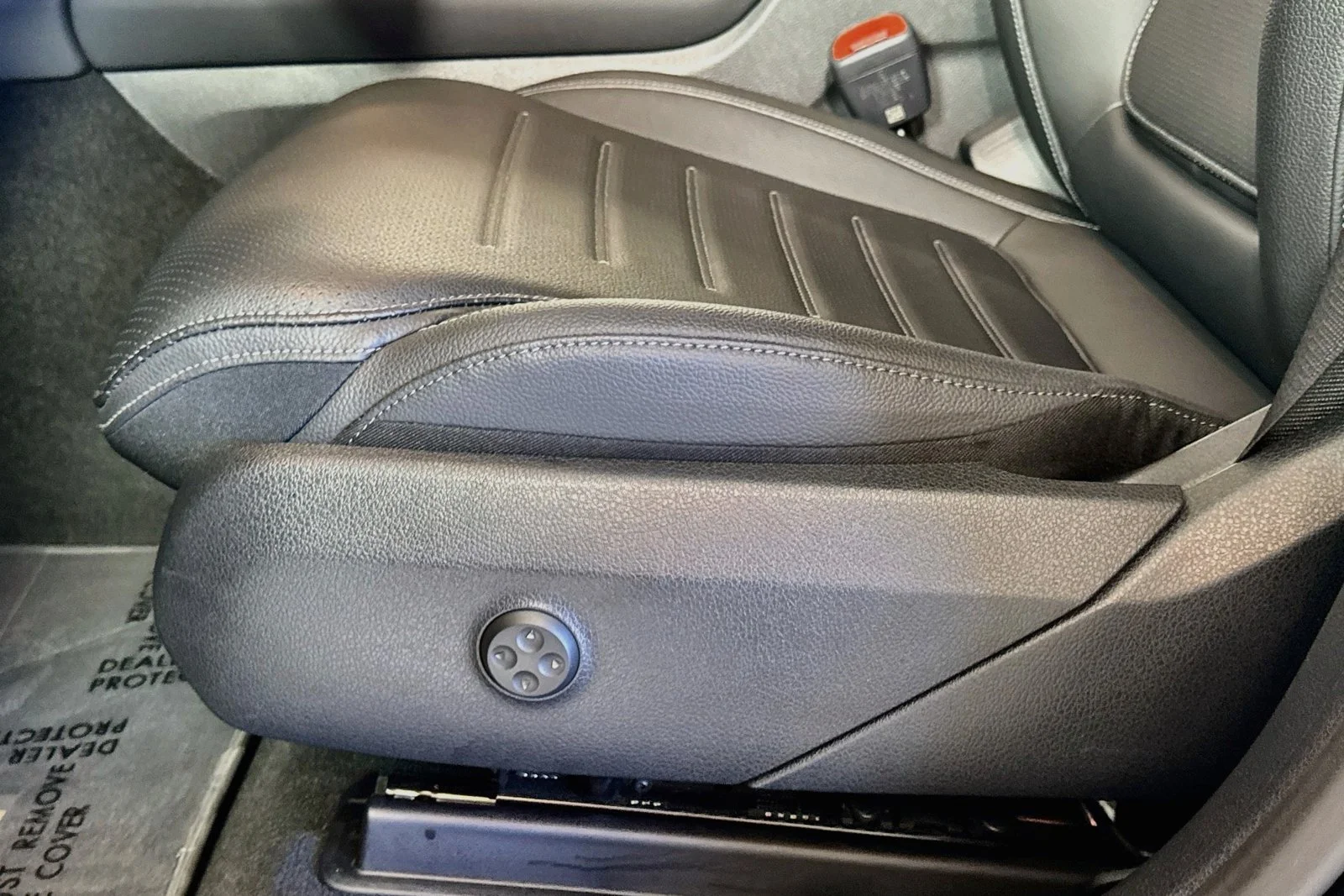 Used 2026 Black Mercedes-Benz GLC 300 image 17