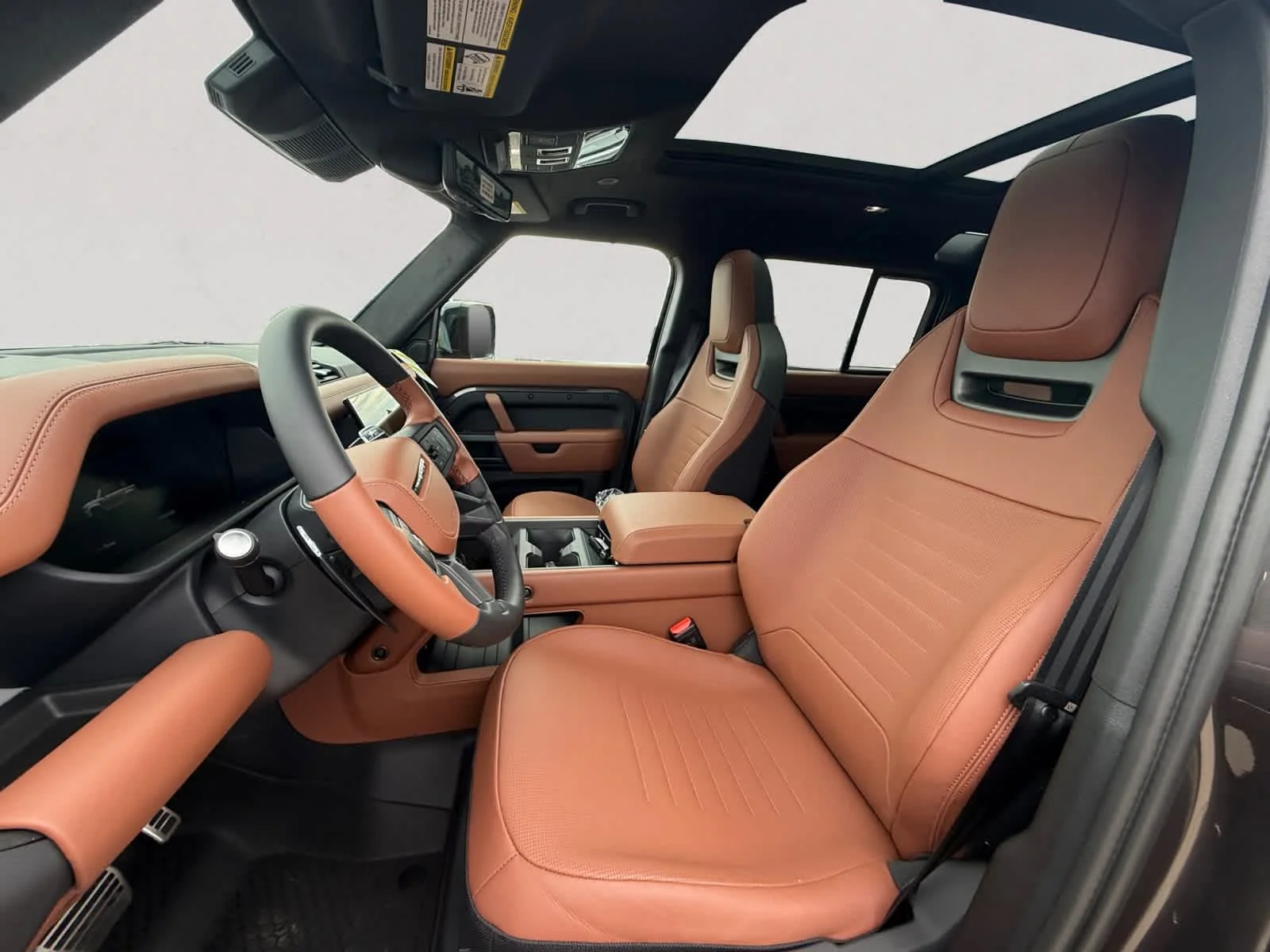 New 2026 Charente Grey Land Rover  image 9