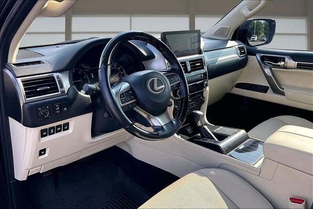 Used 2022 Black Lexus 460 image 14