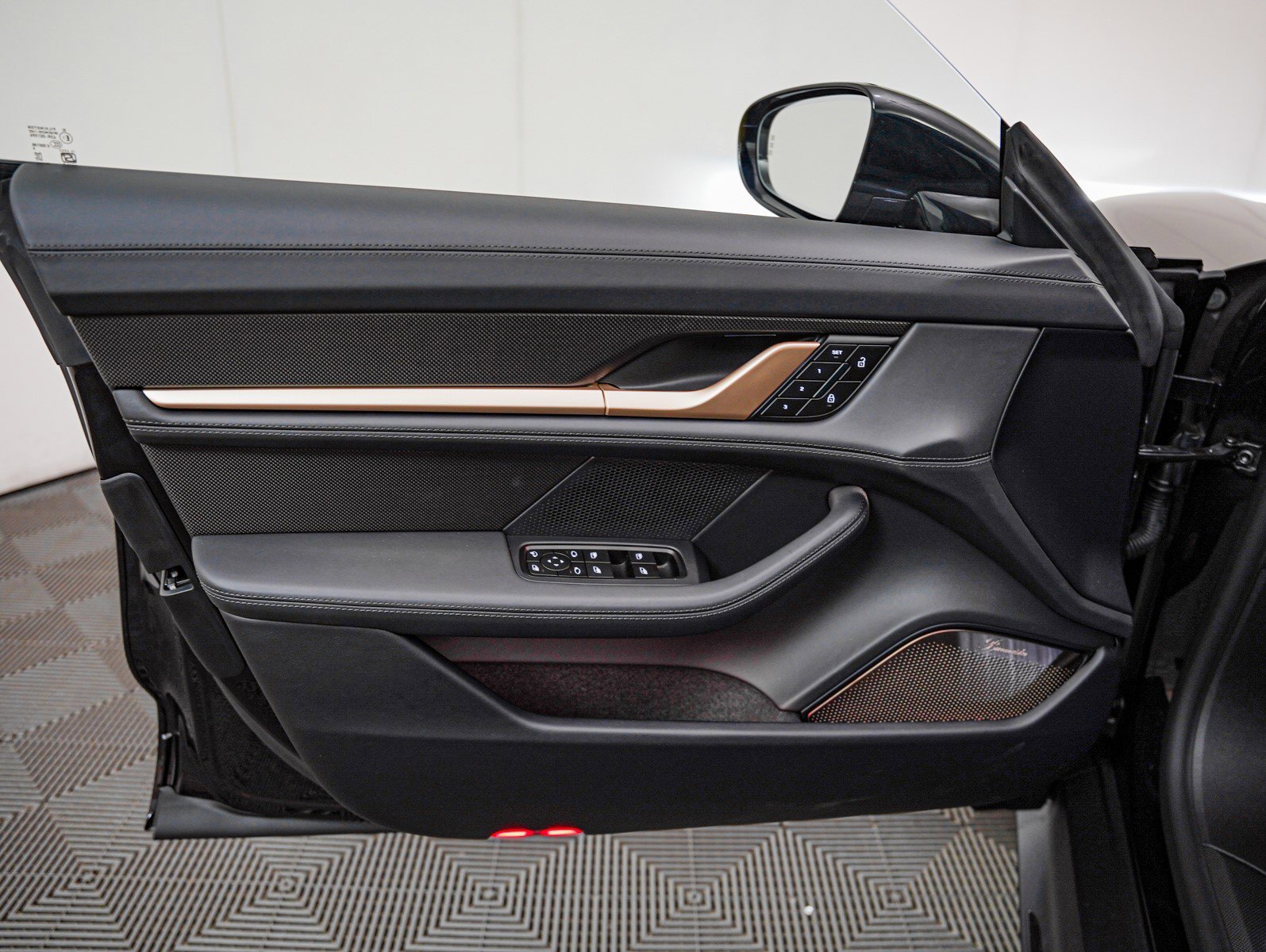 2026 Porsche Taycan Turbo S - Photo 26