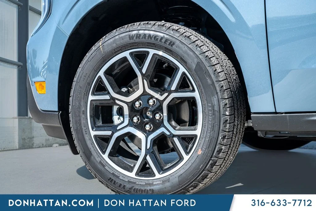 New 2026 Azure Gray Metallic Tri-Coat Ford Lariat® image 35
