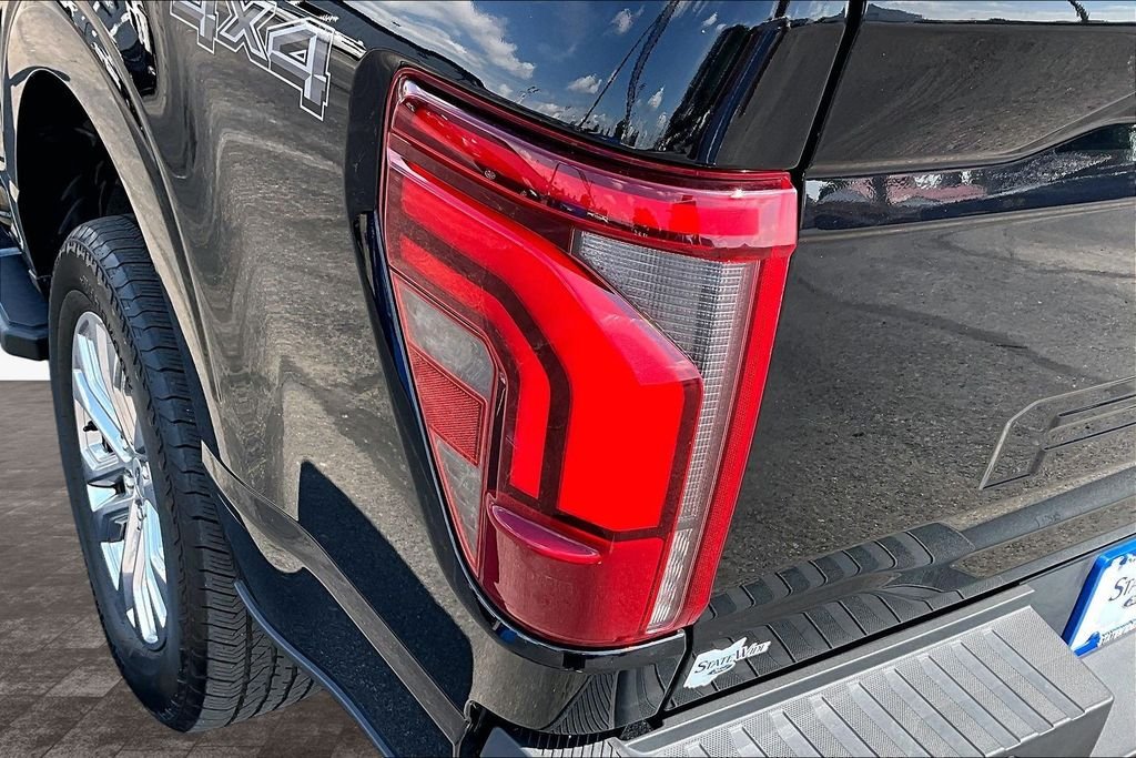 Used 2024 Black Metallic Ford Lariat image 32