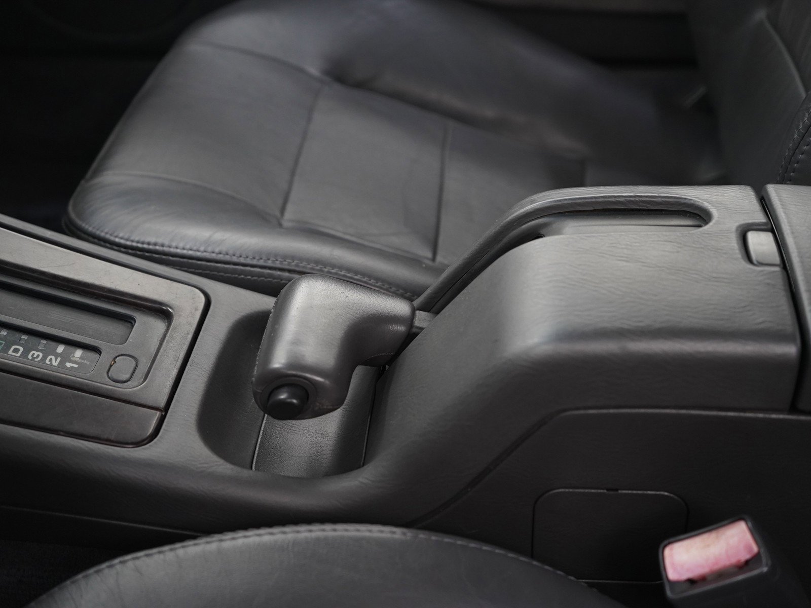 Used 1992 White Subaru  image 19