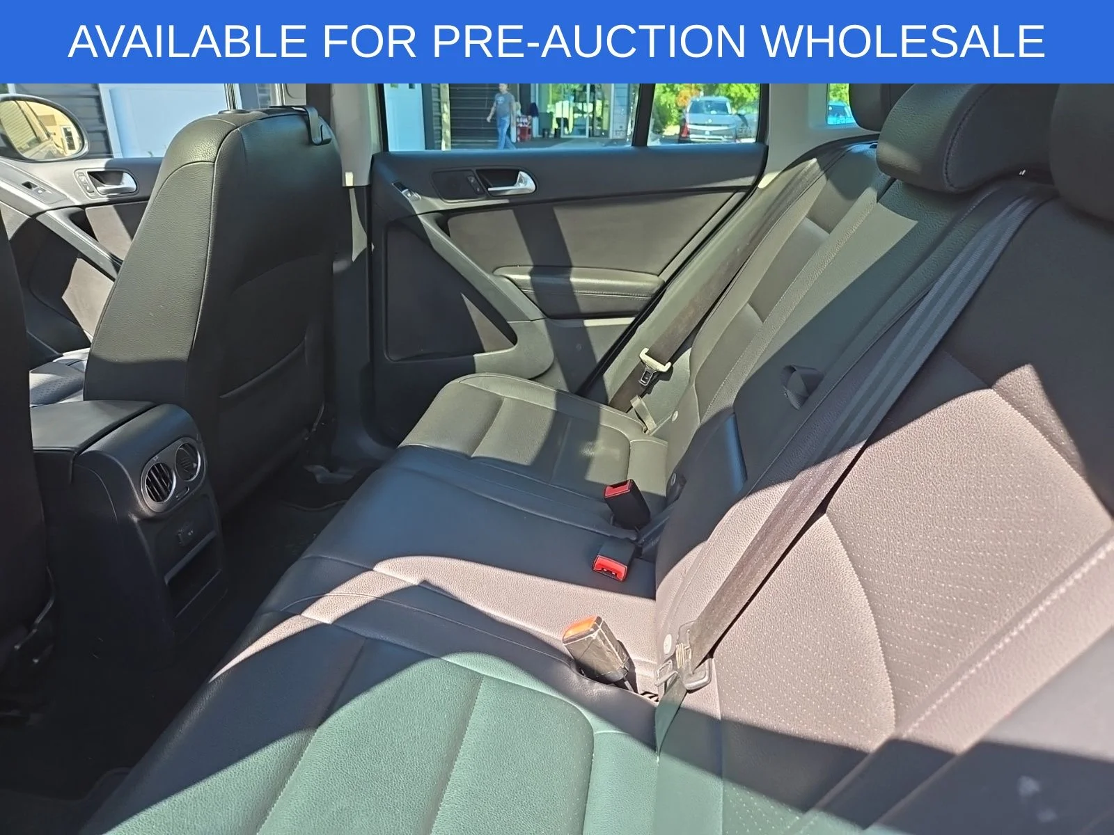 Used 2016 Silver Volkswagen SE image 8