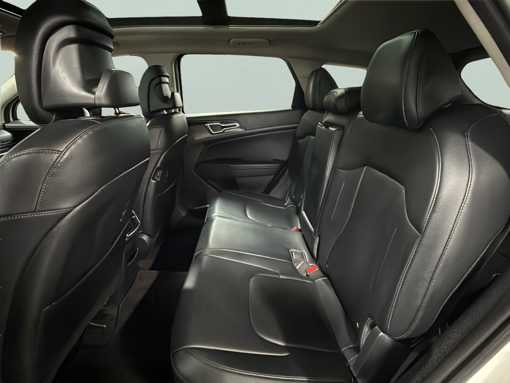 Used 2023 Snow White Pearl Kia EX image 16