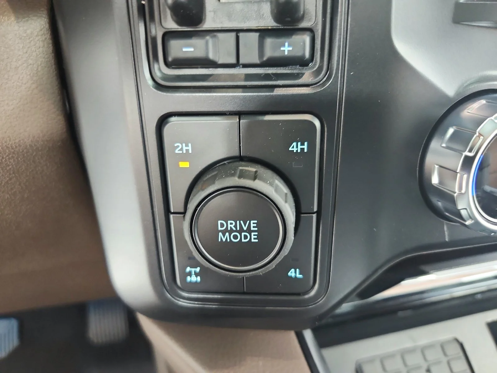 New 2026 White Ford King Ranch image 30