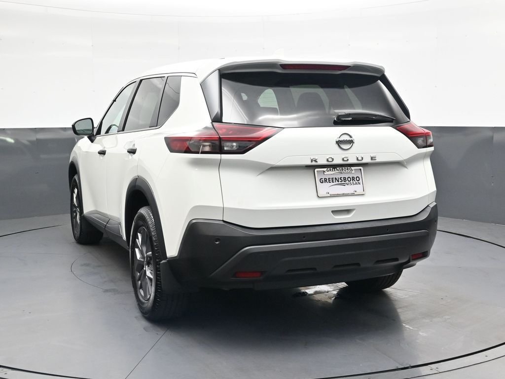 Used 2021 White Nissan S image 8