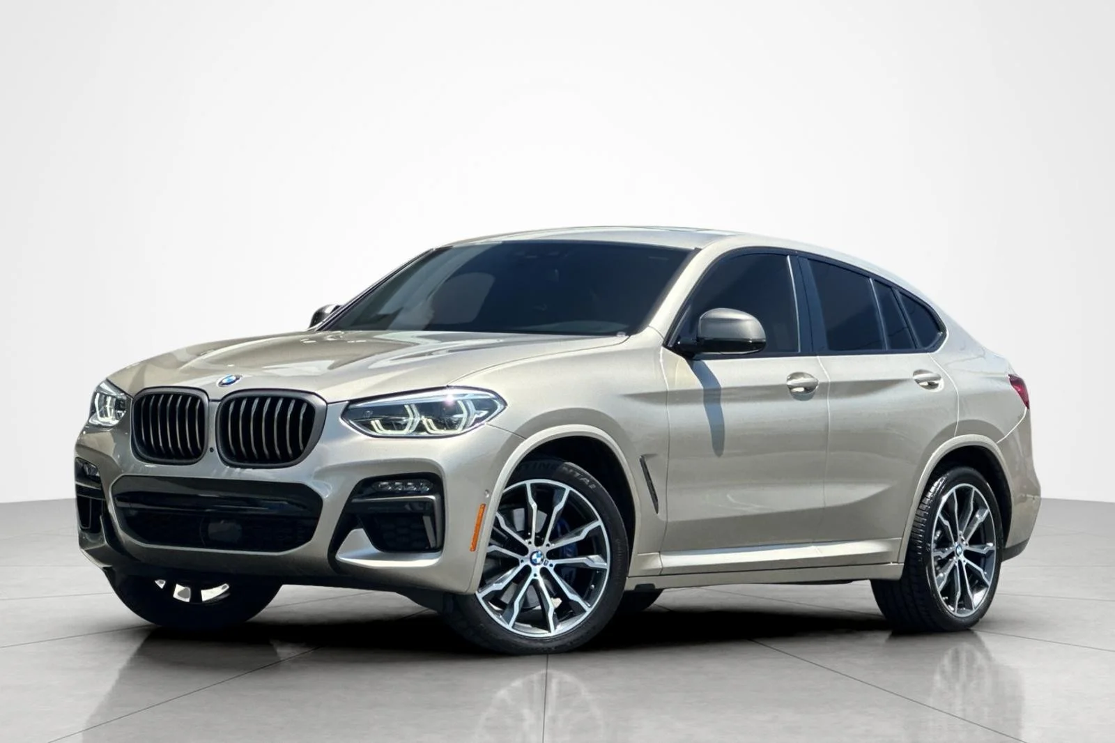 2021 BMW X4 M40i's photo