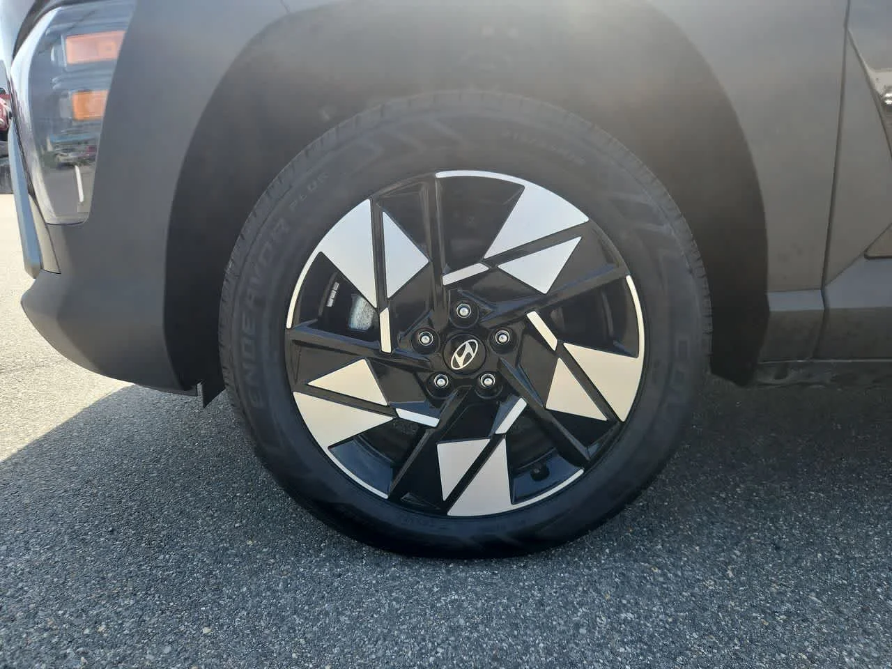 2025 Hyundai Kona SEL - Photo 10