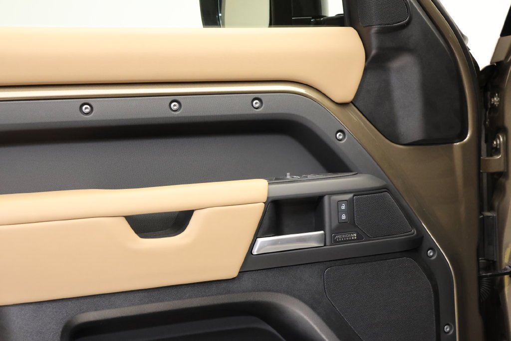 New 2026 Gondwana Stone Metallic Land Rover X-Dynamic SE image 27