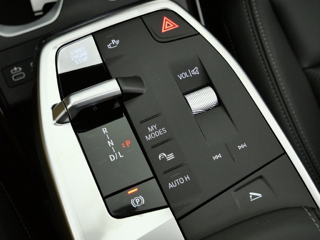 Used 2026 Jet Black BMW xDrive28i image 48