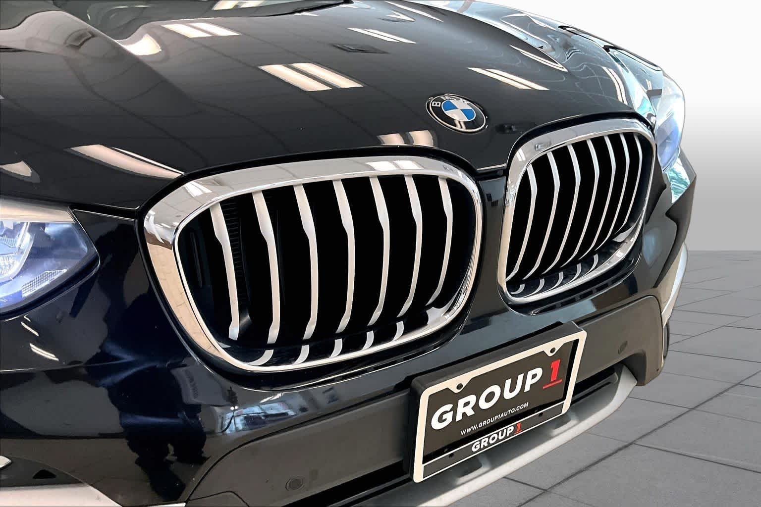 Used 2019 Black Sapphire Metallic BMW sDrive30i image 28