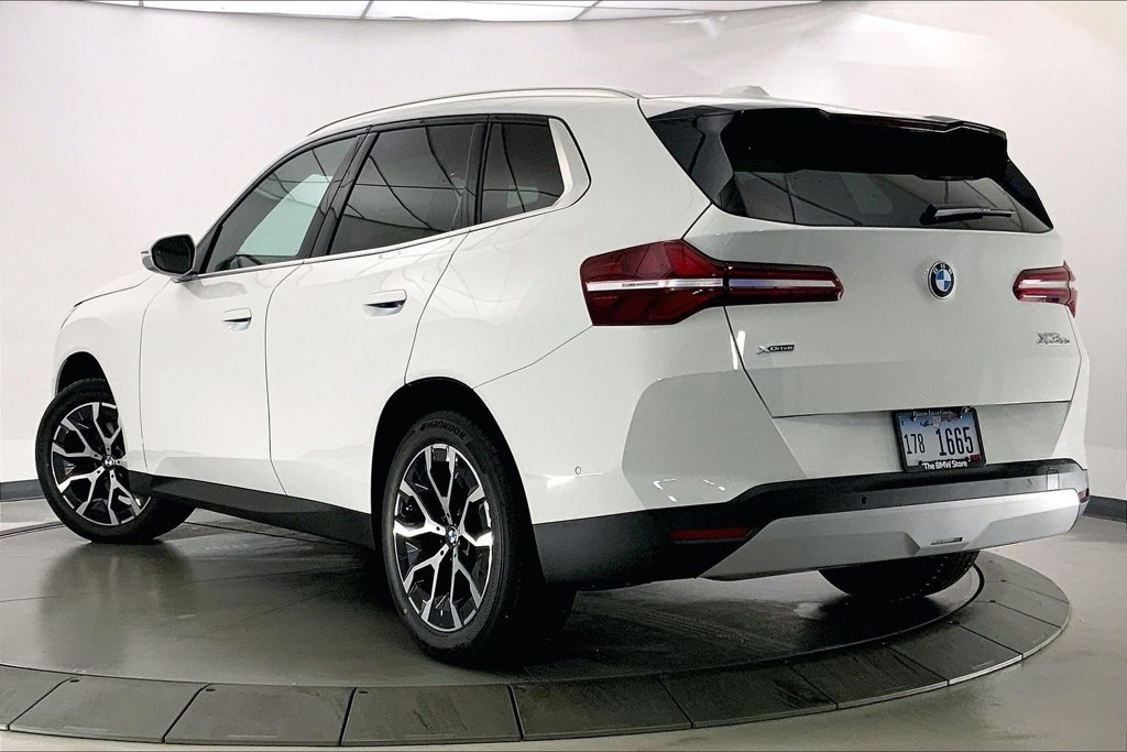 Used 2026 Alpine White BMW  image 2