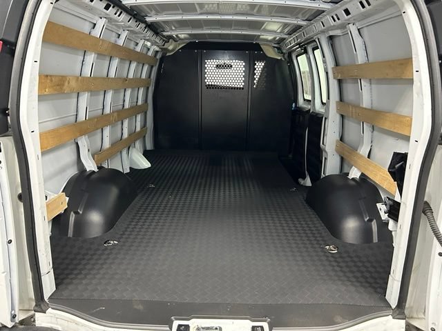 Used 2025 Summit White GMC Work Van image 16