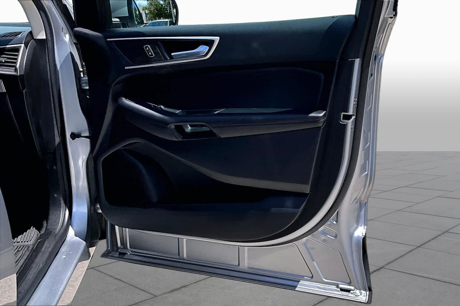 Used 2022 Iconic Silver Metallic Ford SEL image 27