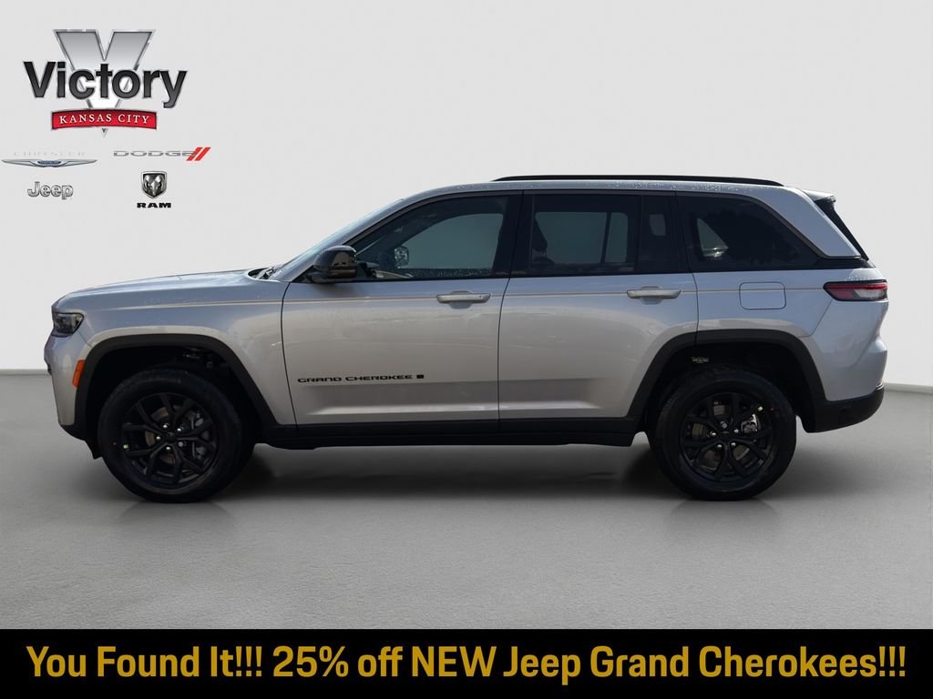 New 2026 Silver Zynith Exterior Paint Jeep Altitude image 4