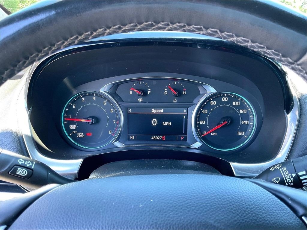 Used 2023 White Chevrolet LT image 25