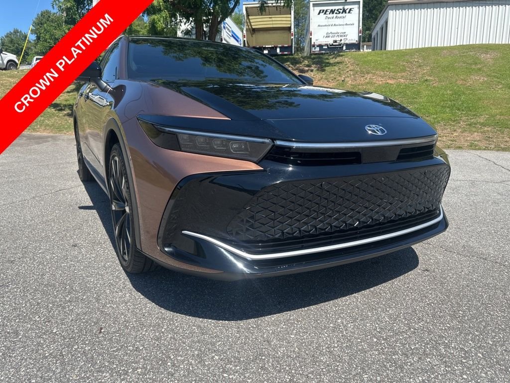 2023 Toyota Crown Platinum AWD's photo