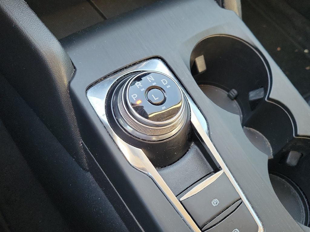 Used 2020 Red Metallic Ford SE image 36