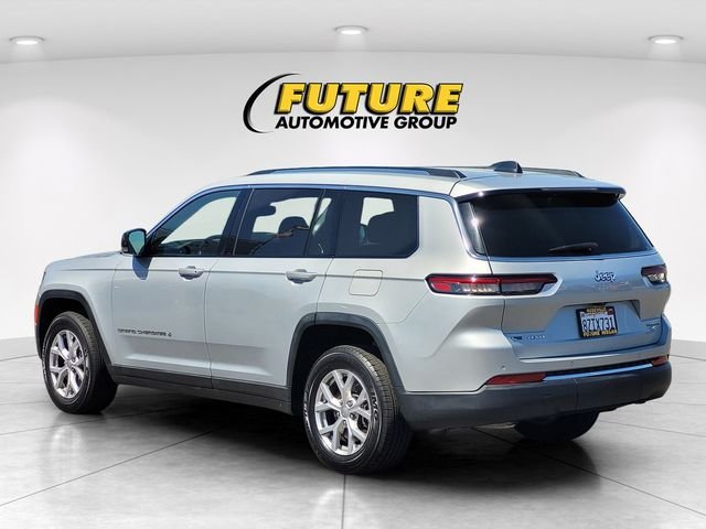 Used 2021 Silver Jeep Limited image 7