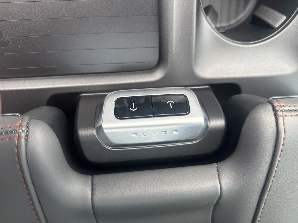 New 2025 Star White Metallic Tri-Coat Ford Active MAX image 19