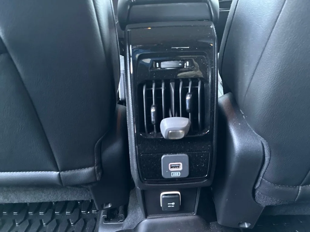 Used 2022 Gray Jeep Latitude image 20