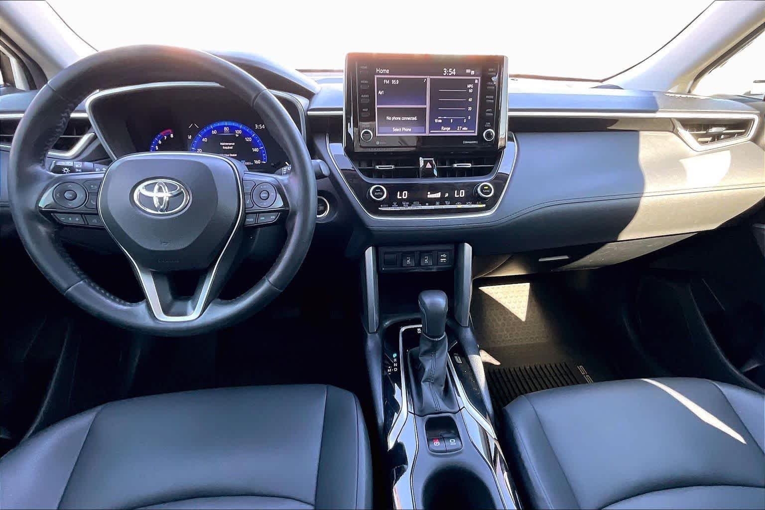 Used 2022 Wind Chill Pearl Toyota XLE image 15