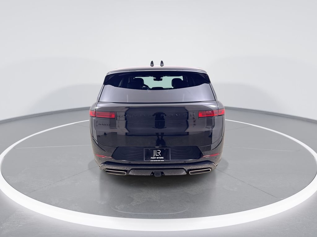 New 2026 Santorini Black Land Rover Dynamic SE image 7