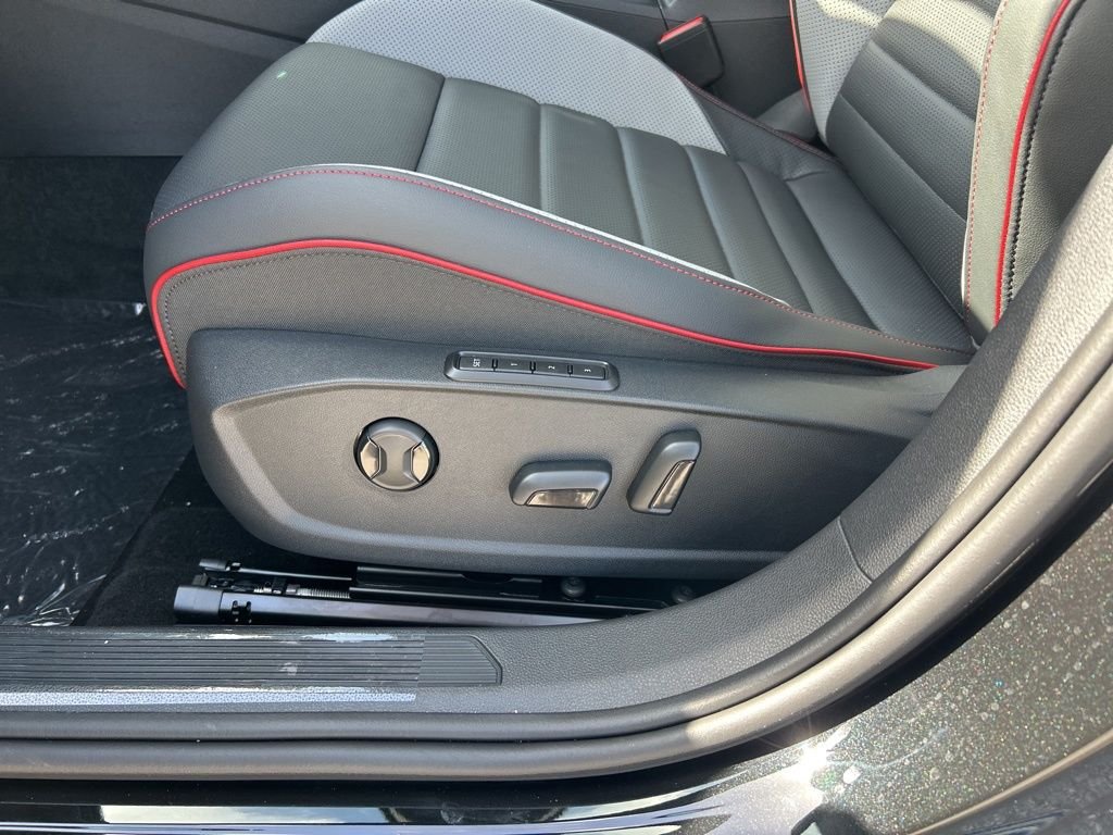 New 2026 Black Volkswagen 2.0T SE image 16