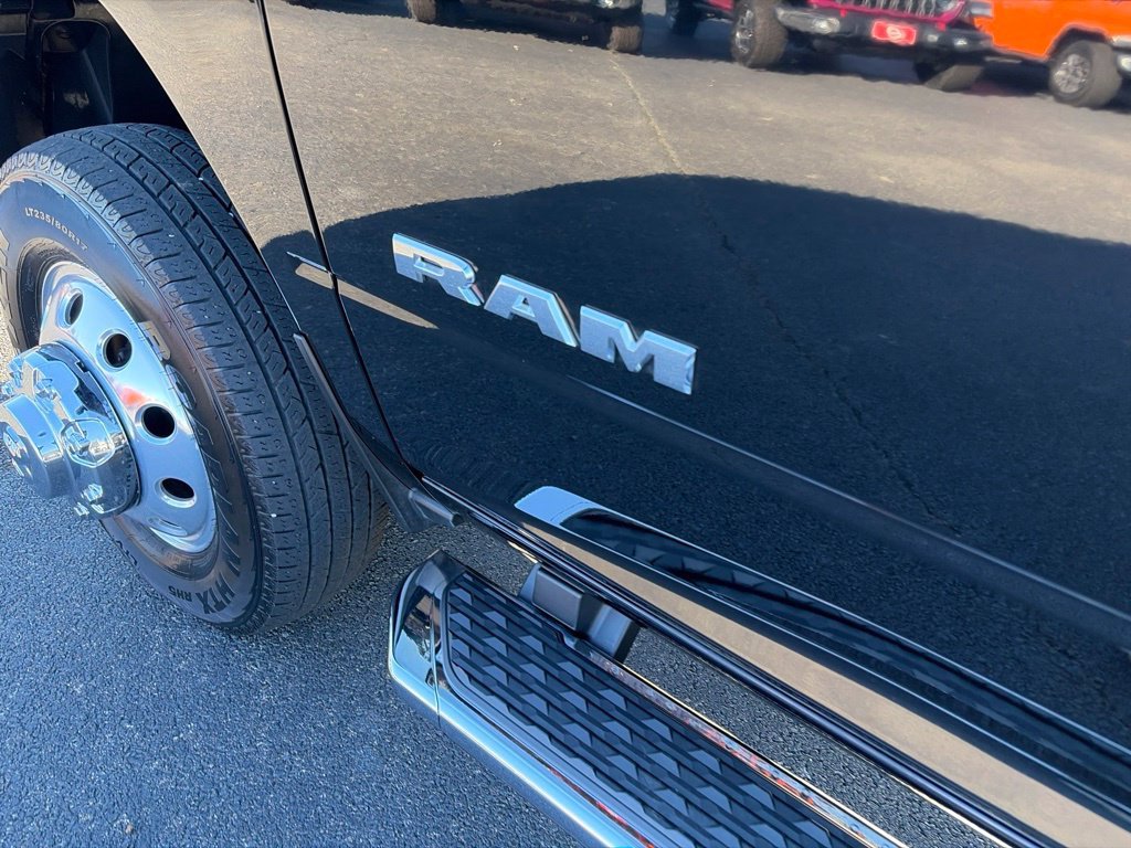 Used 2025 Diamond Black Ram Big Horn image 40