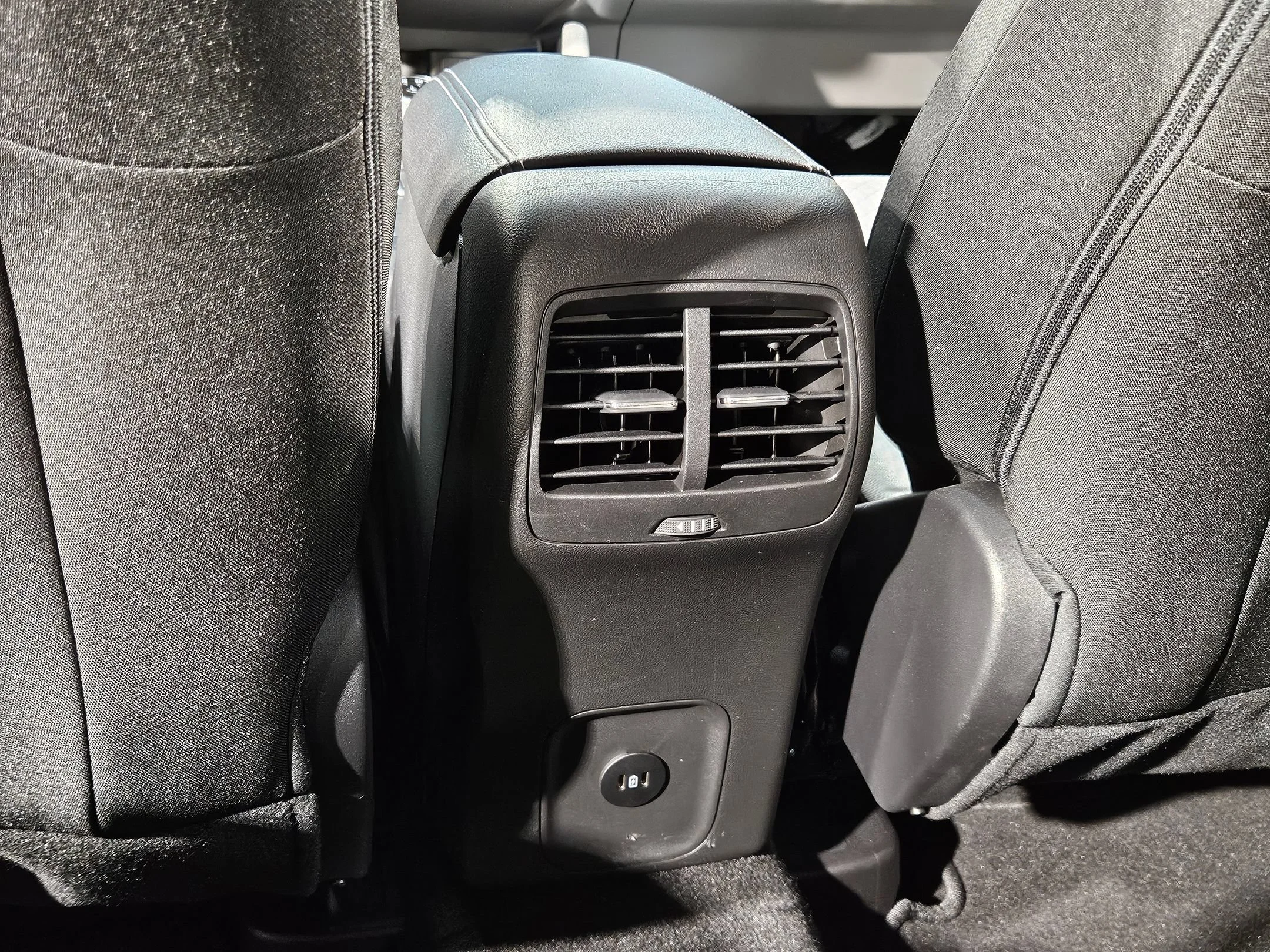 Used 2024 Vapor Blue Metallic Ford Active image 37