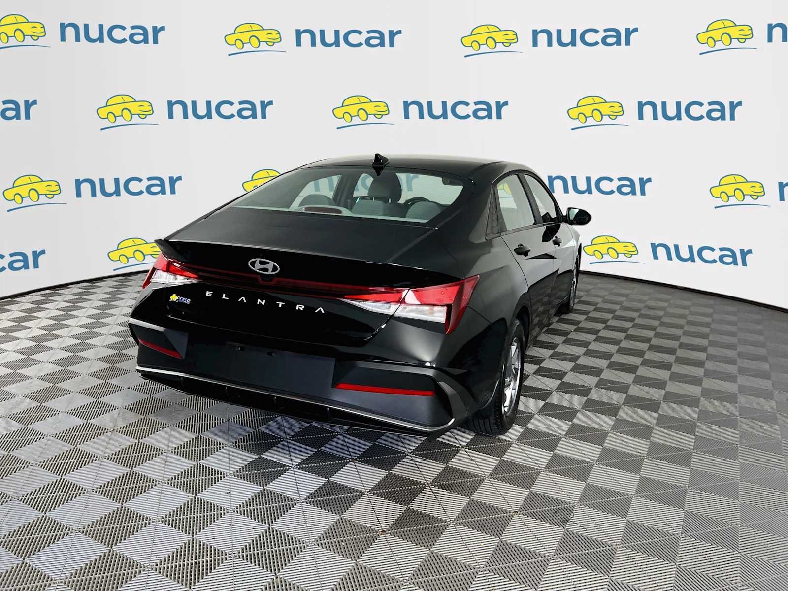 Used 2024 Abyss Black Hyundai SE image 7