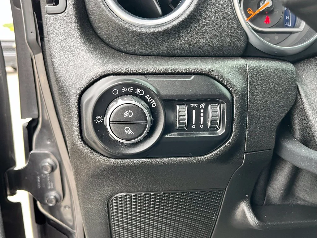 Used 2020 Gray Jeep Overland image 26
