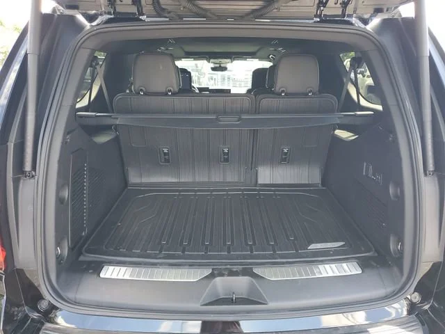 Used 2025 Onyx Black GMC AT4 Ultimate image 31