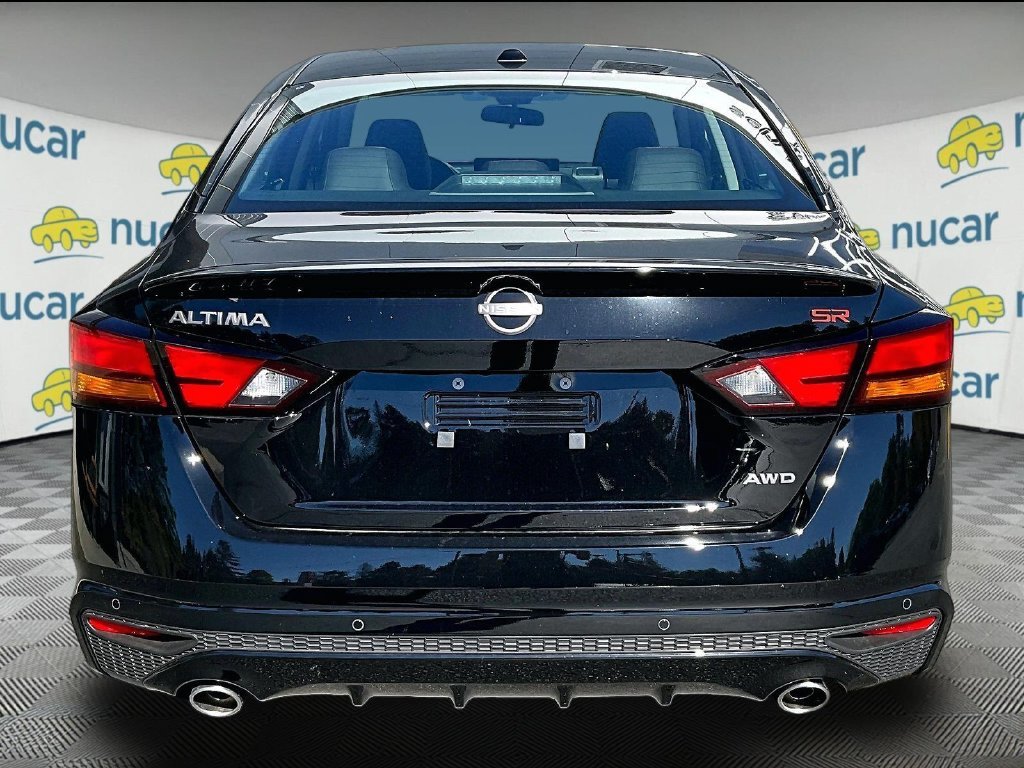 New 2026 Black Nissan 2.5 SR image 4
