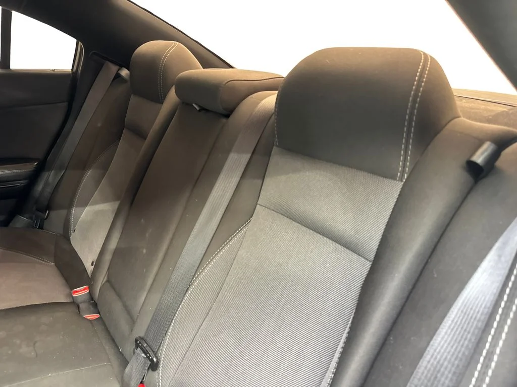 Used 2018 Gray Dodge SXT image 34
