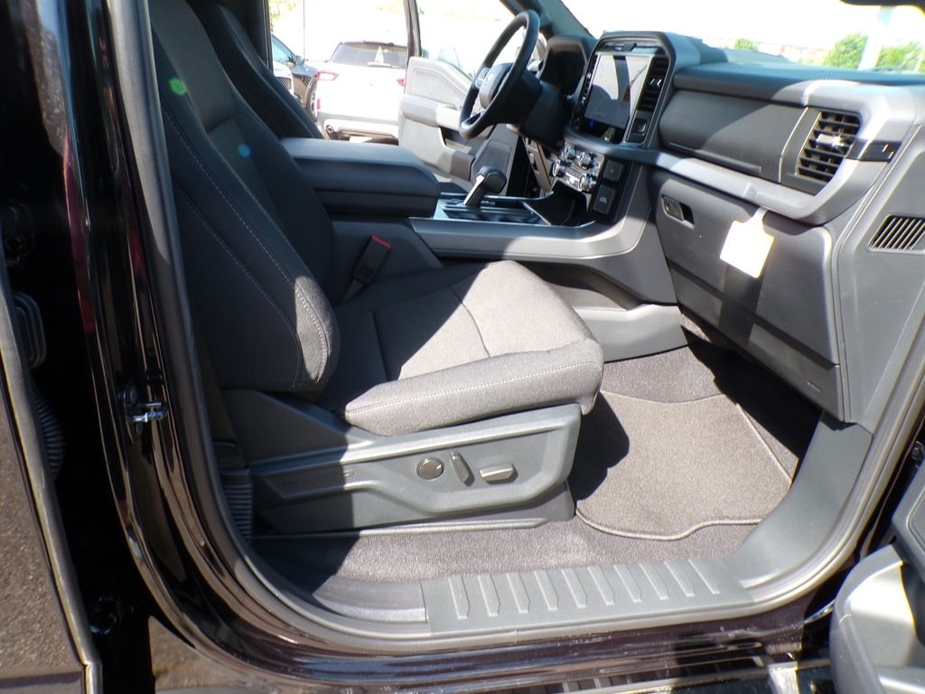 New 2026 Agate Black Metallic Ford XLT image 34