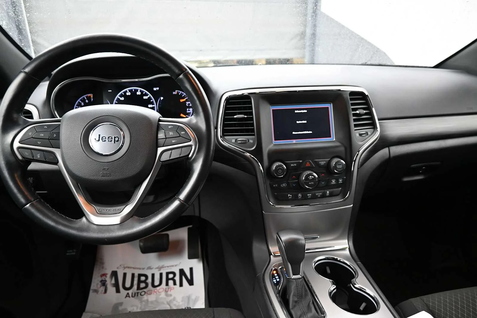 Used 2022 Silver Zynith Jeep Limited image 11