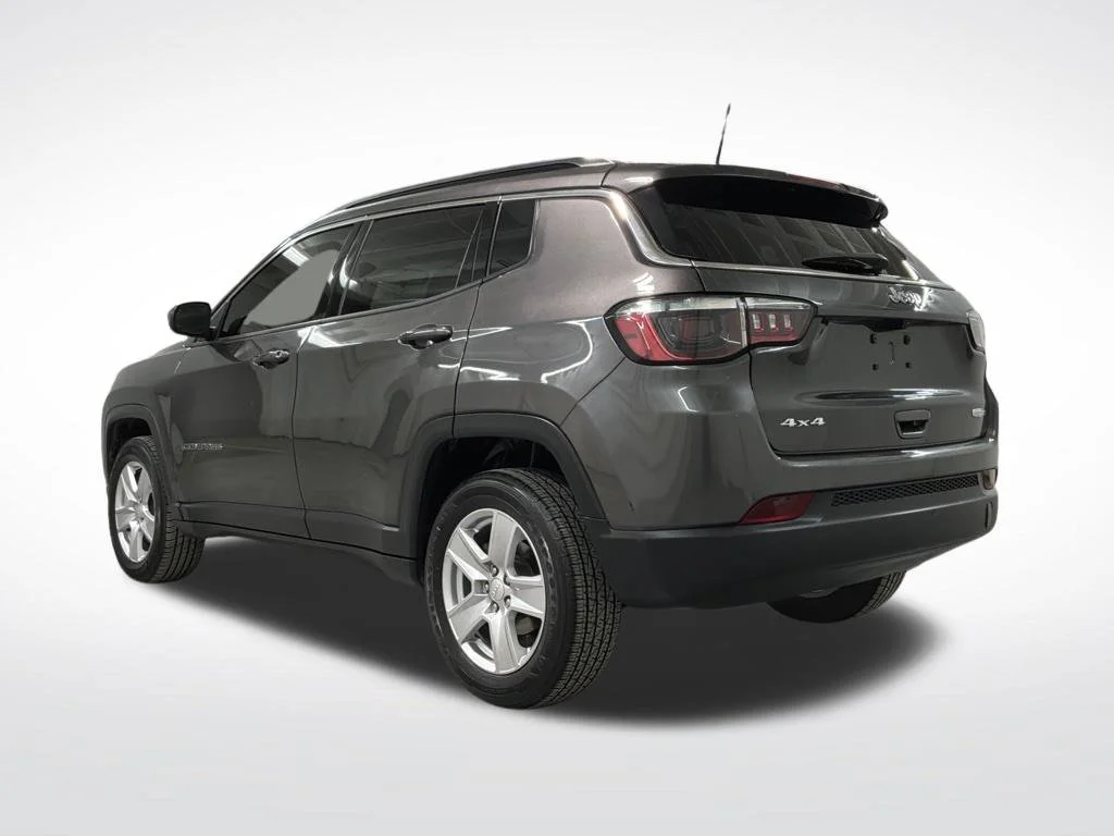 Used 2022 Crystal Metallic Jeep Latitude image 2