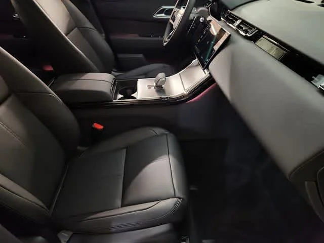 New 2026 Santorini Black Metallic Land Rover S image 3